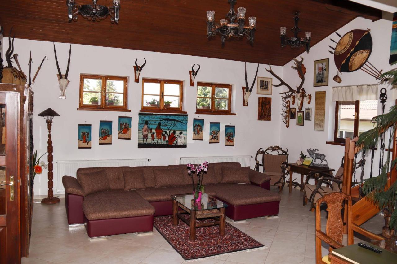 Apartman U Vagnera ดวูร์กราโลเว นัด ลาเบม ภายนอก รูปภาพ