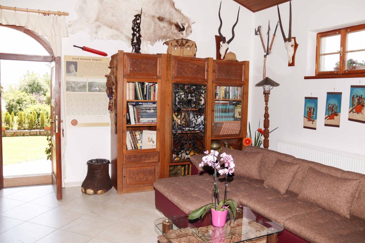 Apartman U Vagnera ดวูร์กราโลเว นัด ลาเบม ภายนอก รูปภาพ