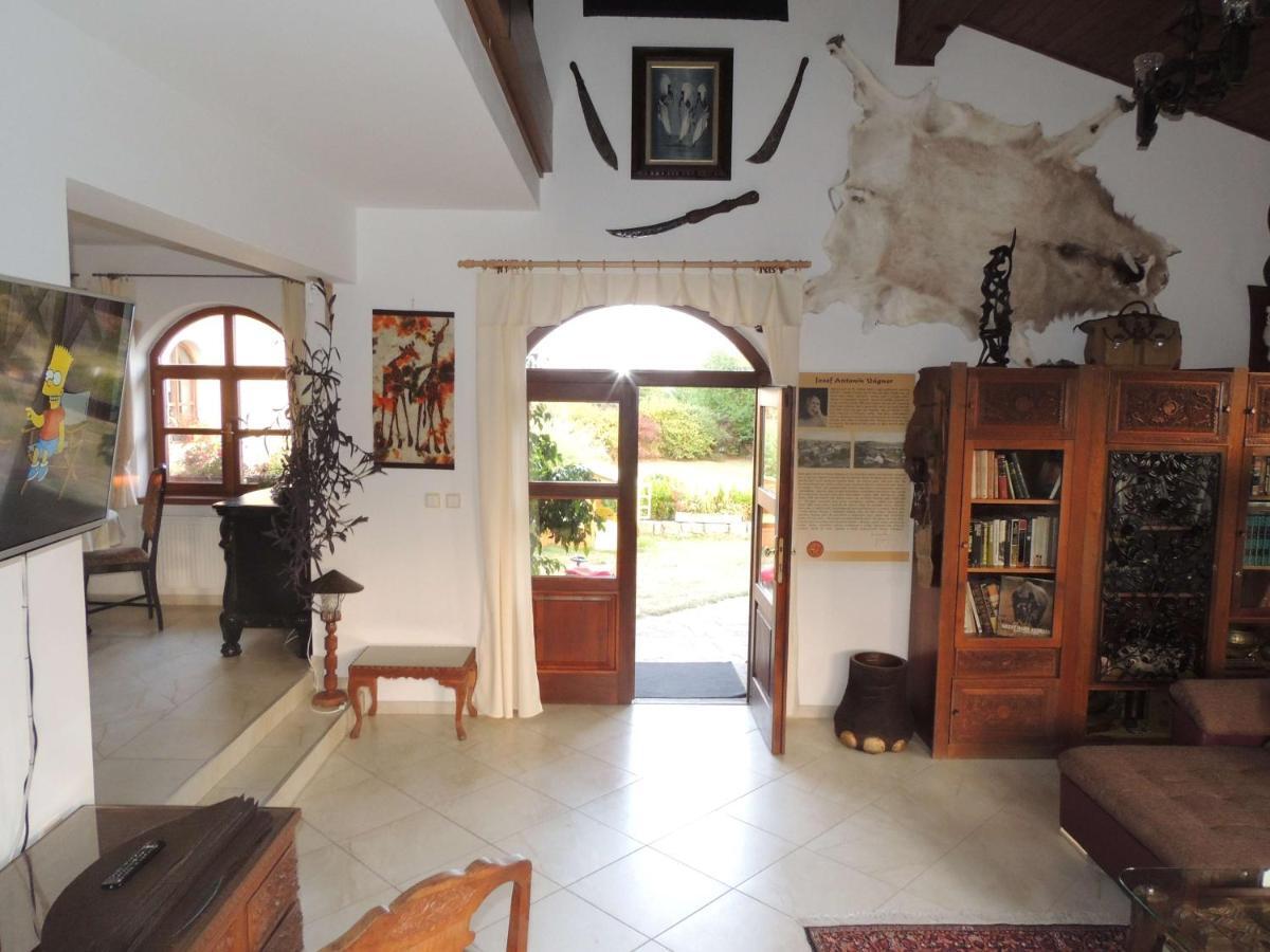 Apartman U Vagnera ดวูร์กราโลเว นัด ลาเบม ภายนอก รูปภาพ